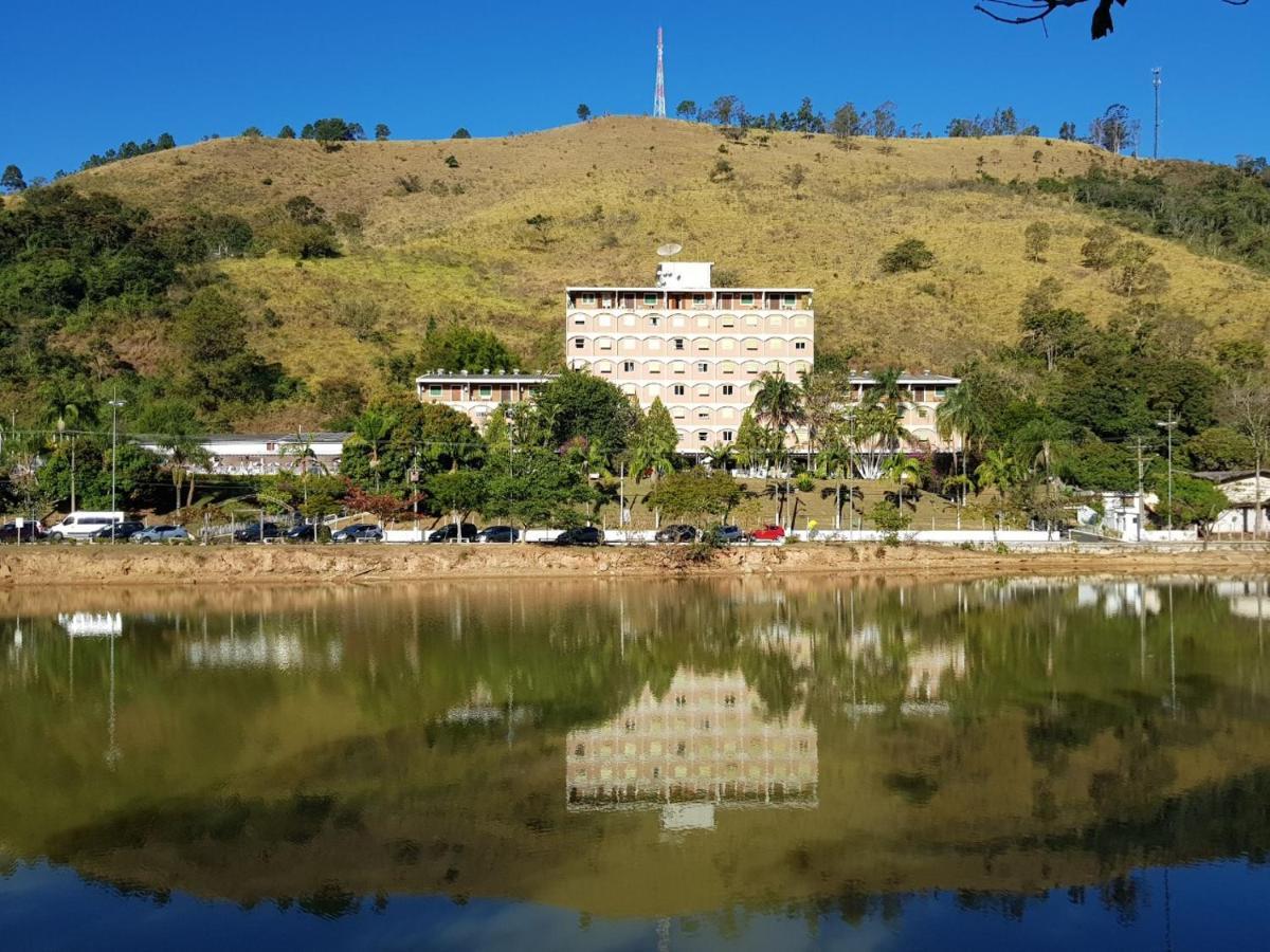 Belo Flat Cavalinho Branco - Aguas De Lindoia Apartment Luaran gambar